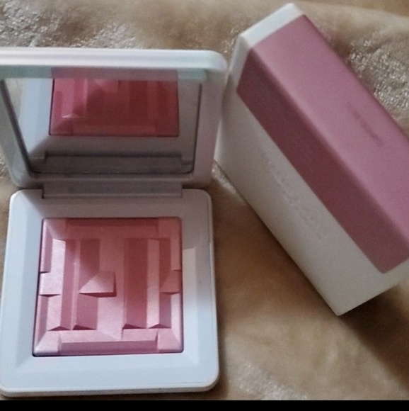 Haus Labs by Lady Gaga Bio-Radiant Gel Powder Highlighter ROSE QUARTZ. 1 LEFT - Picture 3 of 8
